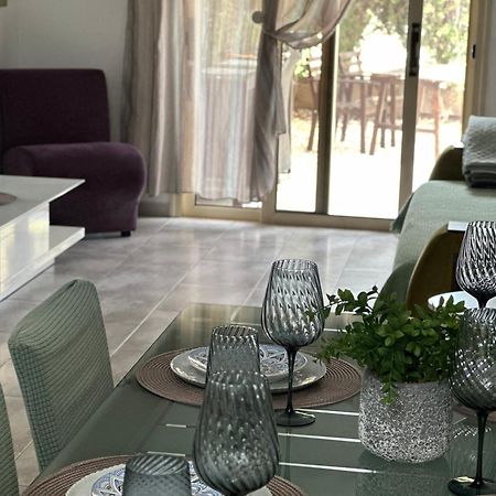 Beautiful Apartment Near The Sea And A Large Private Garden Pafos Exterior foto