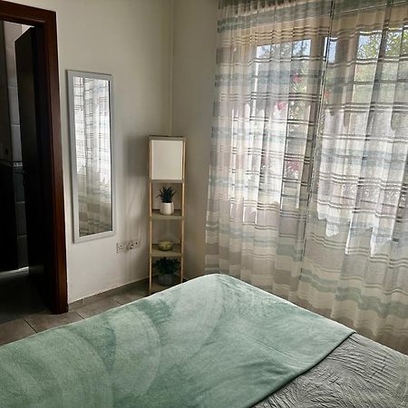 Beautiful Apartment Near The Sea And A Large Private Garden Pafos Exterior foto