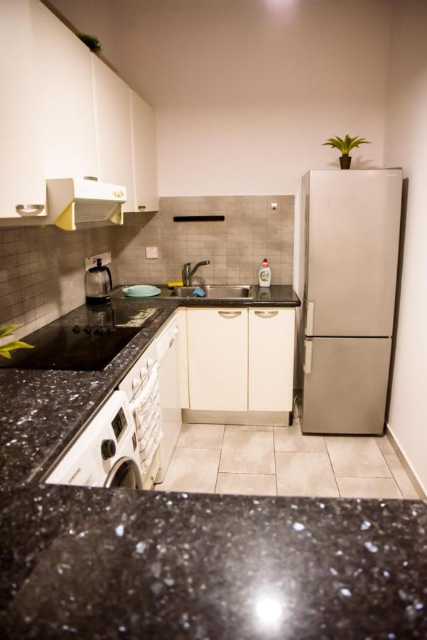 Beautiful Apartment Near The Sea And A Large Private Garden Pafos Exterior foto