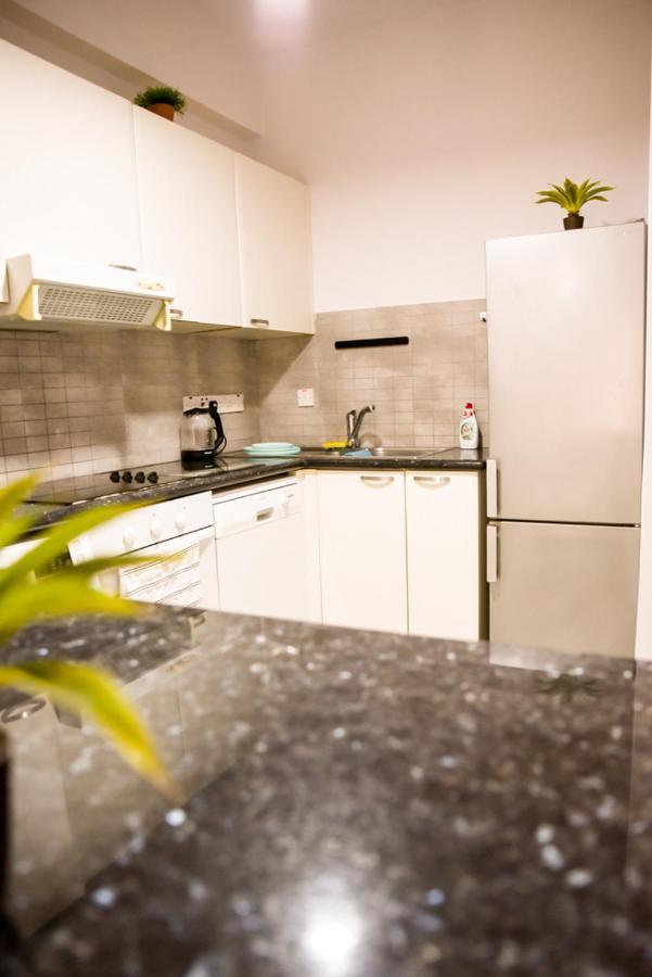 Beautiful Apartment Near The Sea And A Large Private Garden Pafos Exterior foto