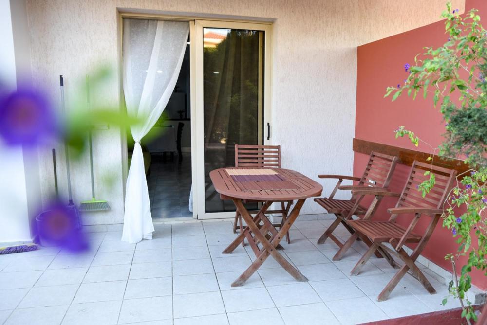 Beautiful Apartment Near The Sea And A Large Private Garden Pafos Exterior foto