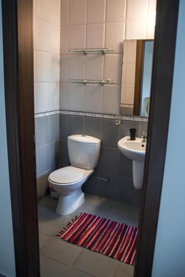 Beautiful Apartment Near The Sea And A Large Private Garden Pafos Exterior foto