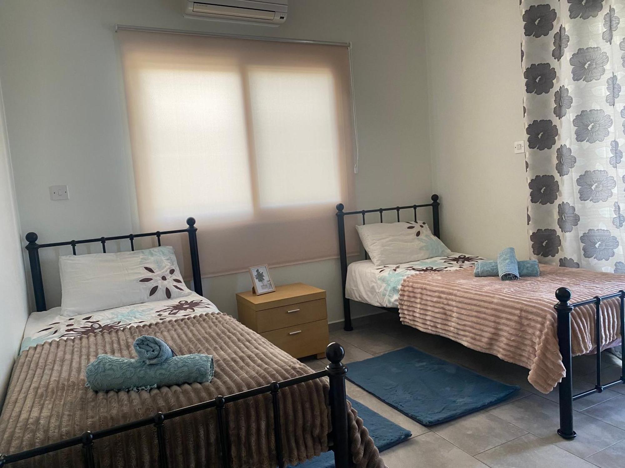 Beautiful Apartment Near The Sea And A Large Private Garden Pafos Exterior foto