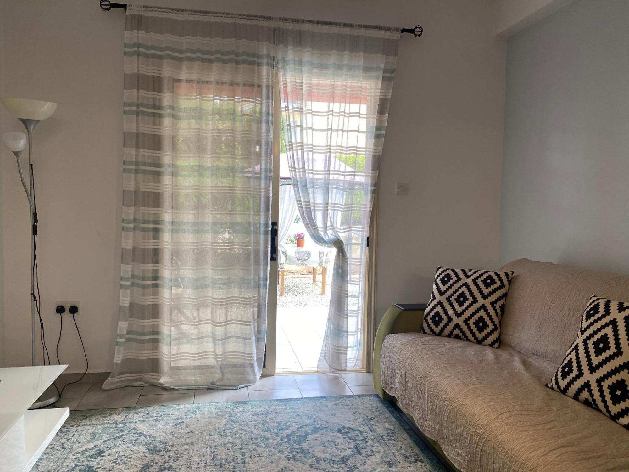 Beautiful Apartment Near The Sea And A Large Private Garden Pafos Exterior foto