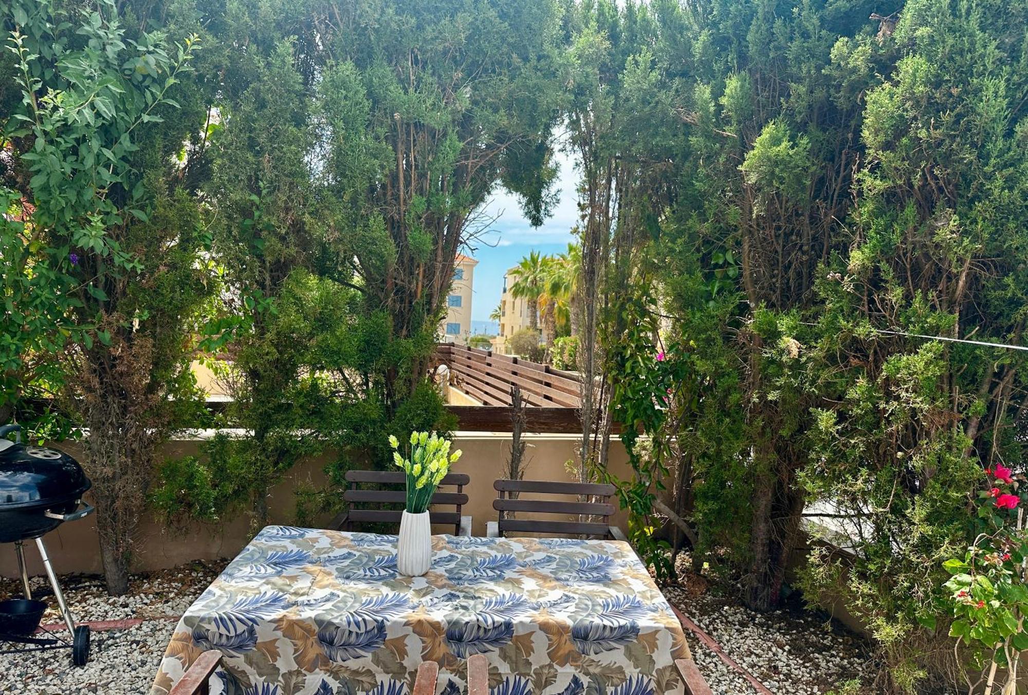 Beautiful Apartment Near The Sea And A Large Private Garden Pafos Exterior foto