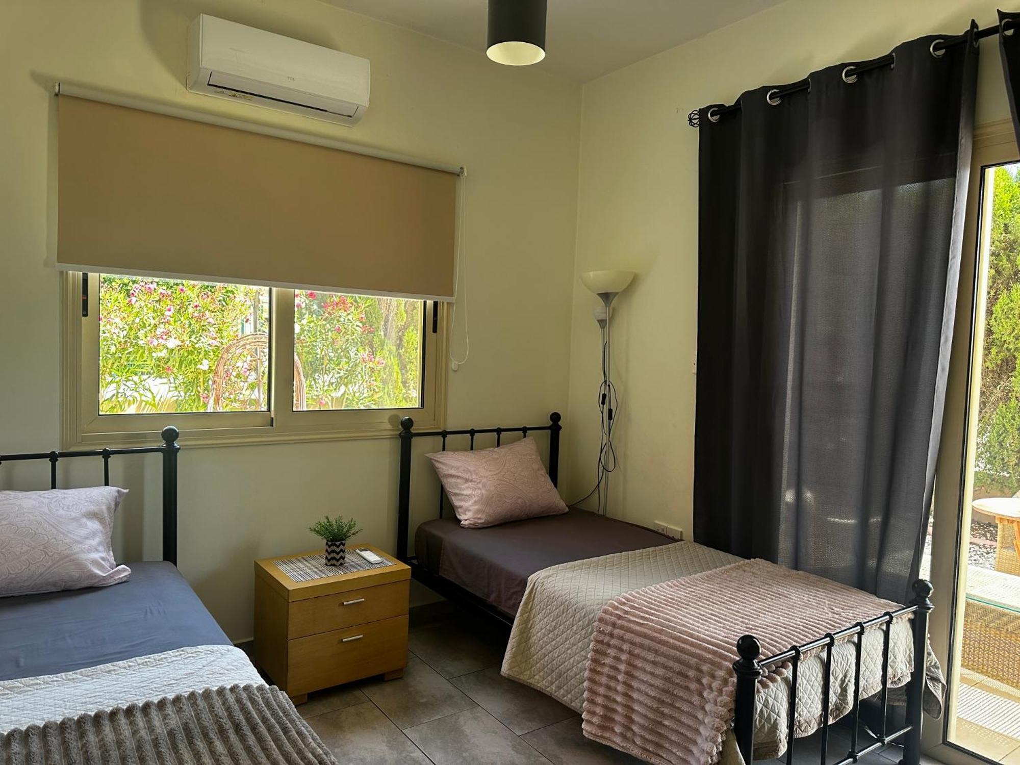 Beautiful Apartment Near The Sea And A Large Private Garden Pafos Exterior foto